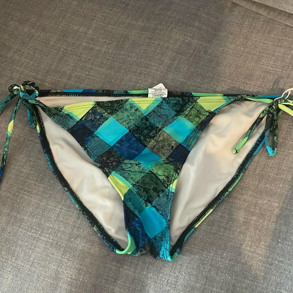 Tie bottoms